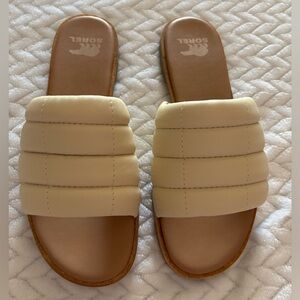 Sorel Women's Tan Quilted Slide Sandals